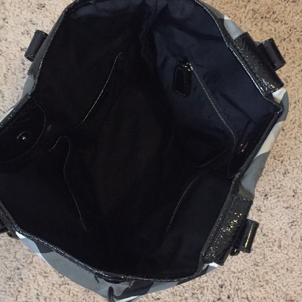 Burberry Black Beat Check Nylon - Picture 6 of 7